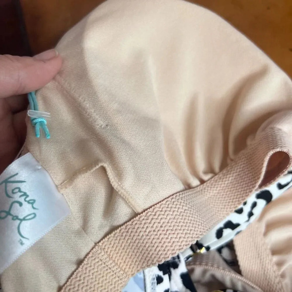 Kona Sol NWT White Leopard Print Racerback Twist Middle Bikini Top Size SM(4-6) - Picture 5 of 10